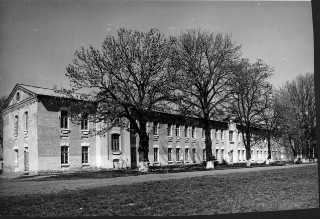 A house in a street in the Jewish ghetto. Photo from Yad Vashem